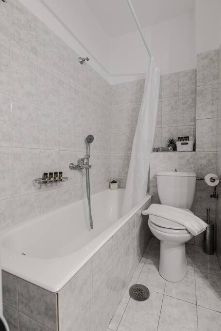 Thanos Luxury * Volos